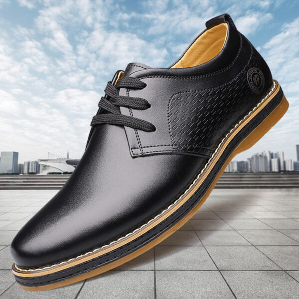 Round Toe Lace Up Leather Men's Leather Tooling Shoes - Image 3